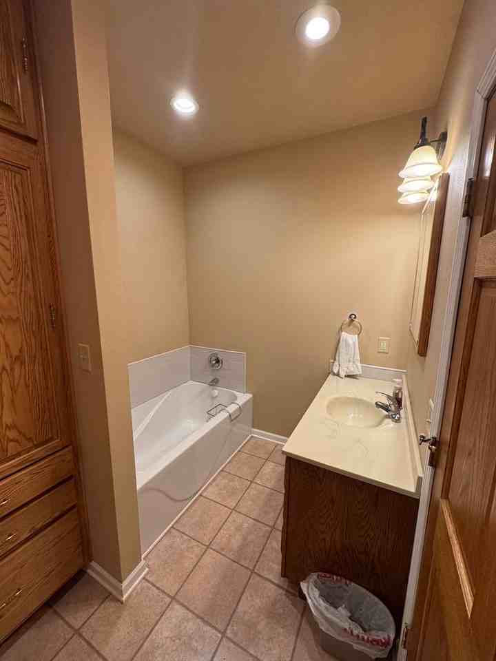 1015 Avenue C - Photo 7 of 20
