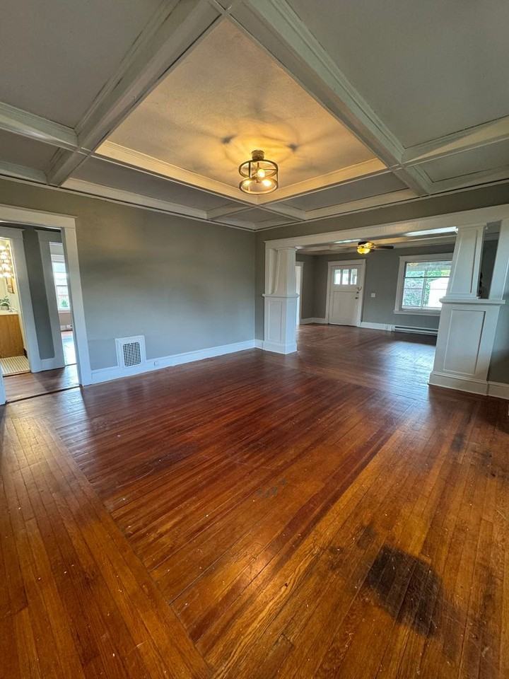 64 Roxbury Rd - Photo 2 of 20