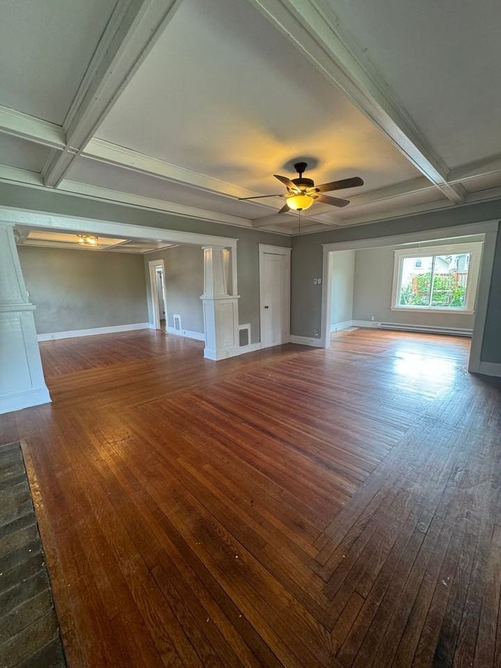 64 Roxbury Rd - Photo 3 of 20