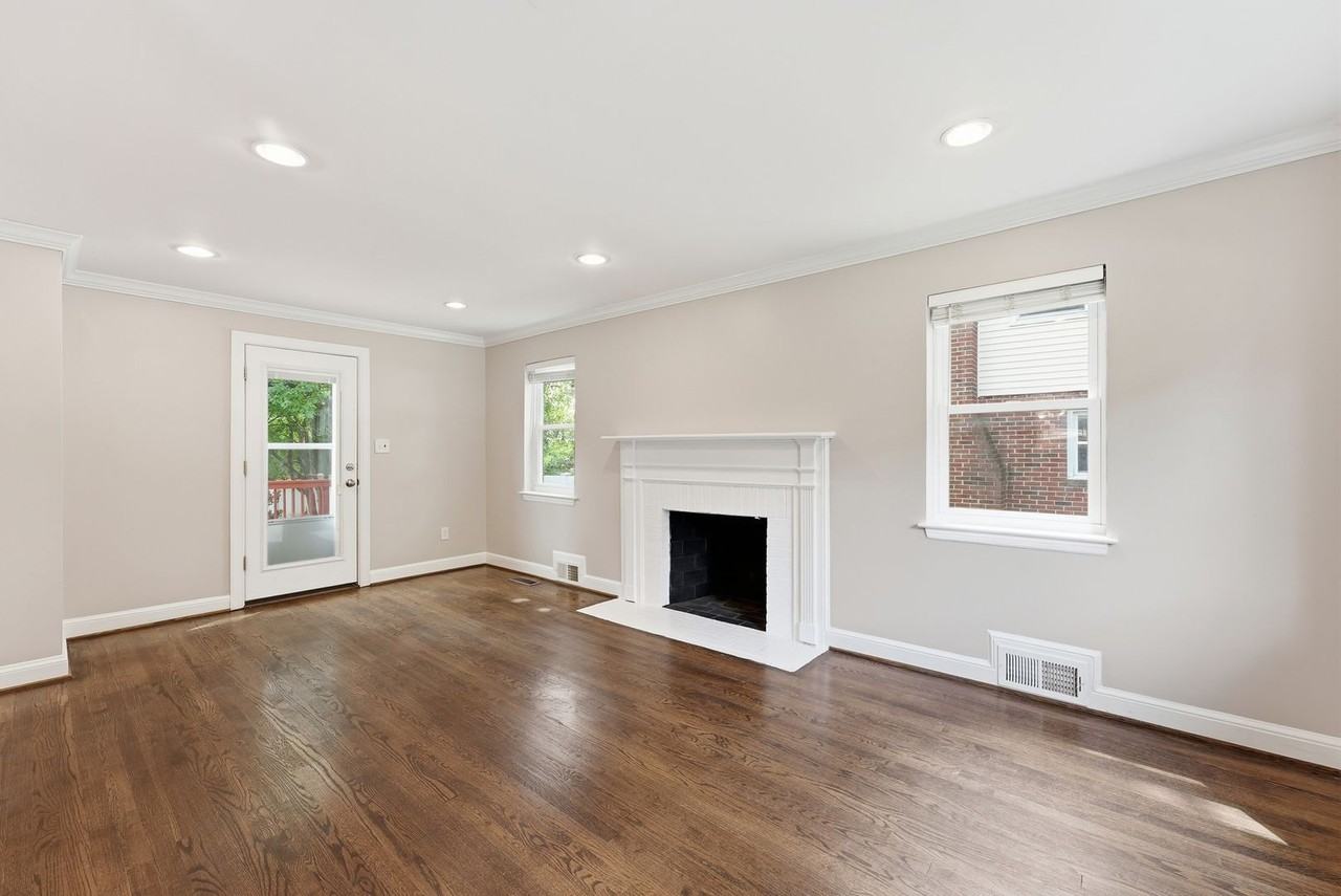 2341 Belleview Ave - Photo 2 of 25