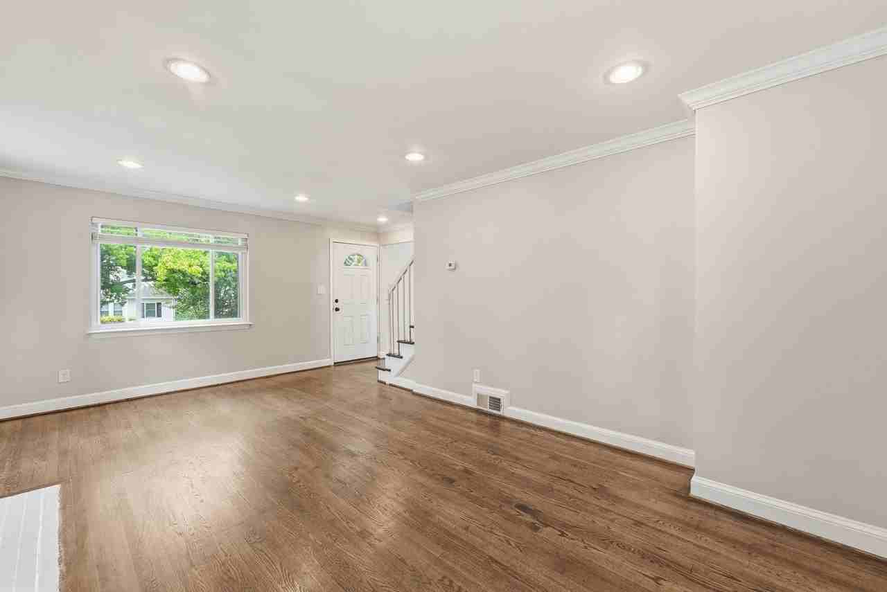 2341 Belleview Ave - Photo 3 of 25