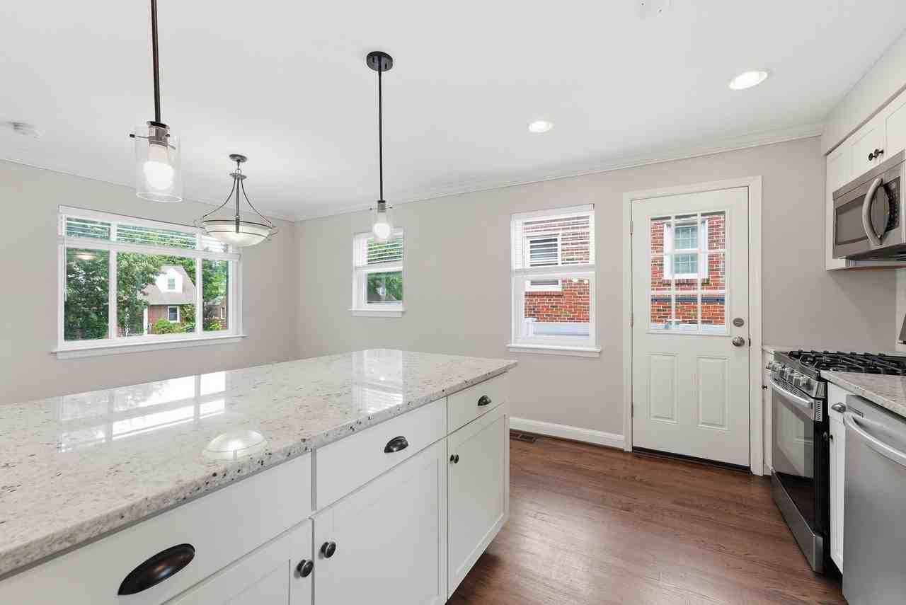 2341 Belleview Ave - Photo 6 of 25
