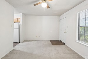 featured image of 808 N Austin St