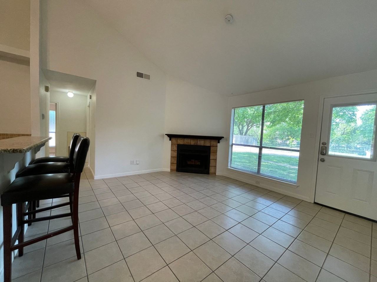 210 E Denton Dr - Photo 2 of 16