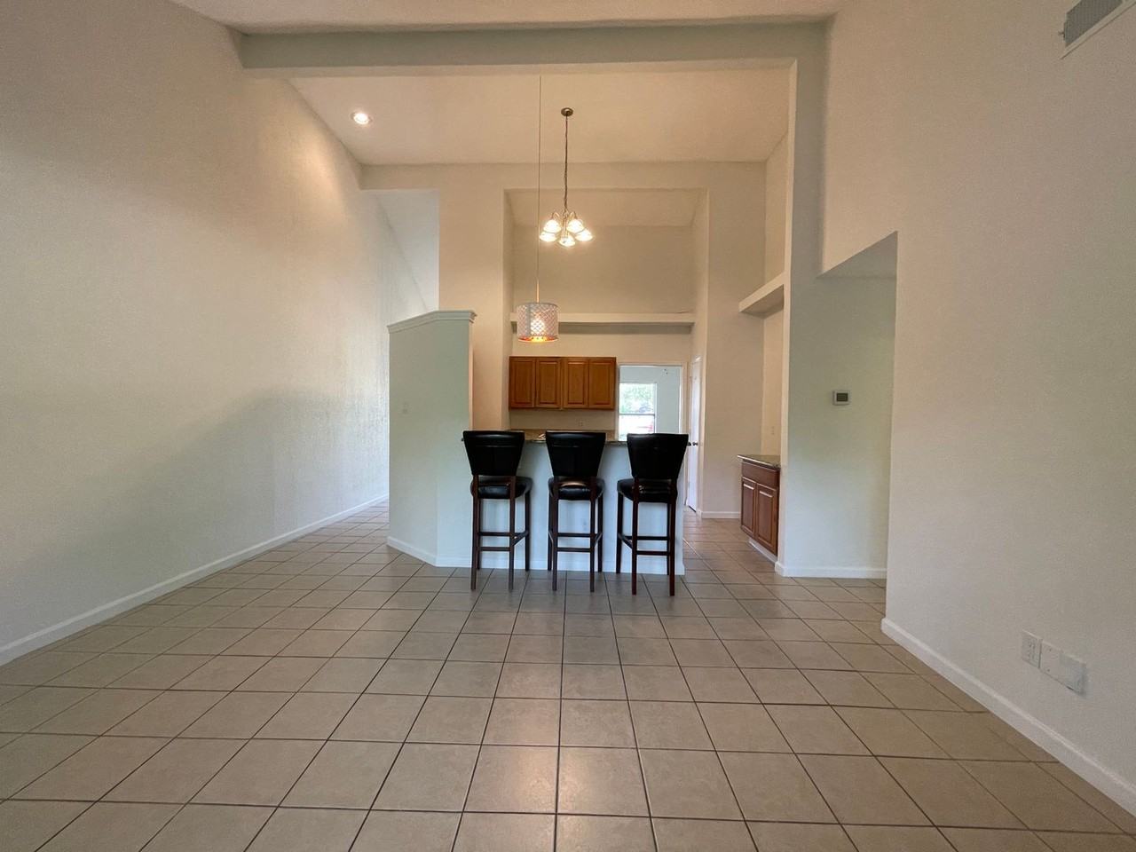 210 E Denton Dr - Photo 4 of 16