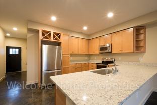 72 NE Hadley Way - Photo 1 of 1