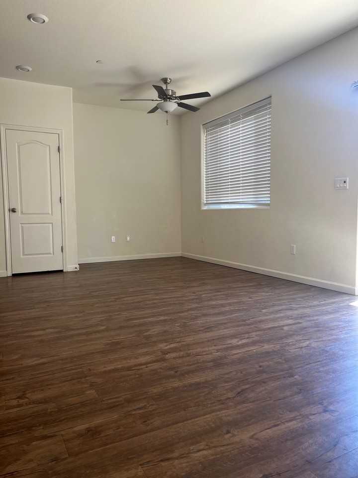 5549 Lancaster Ct #1 - Photo 4 of 12