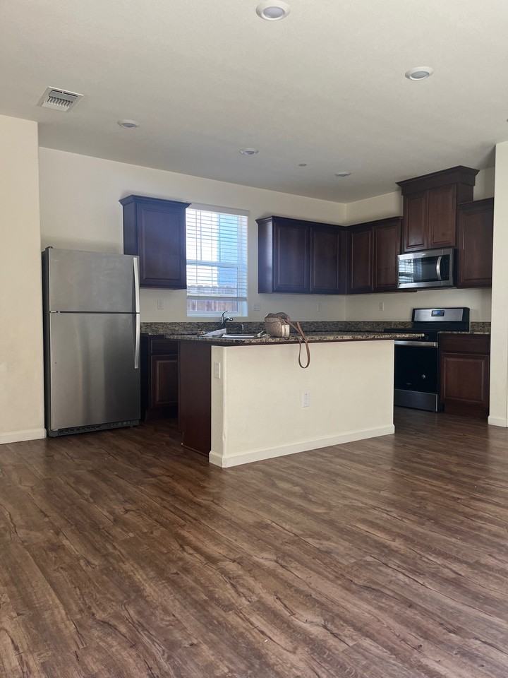 5549 Lancaster Ct #1 - Photo 5 of 12
