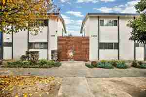 featured image of 1315 W 19th St