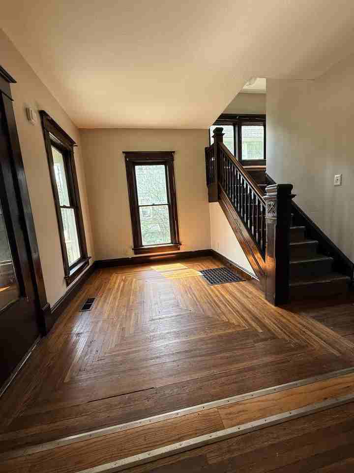 430 Elmwood Pl #1 - Photo 2 of 10