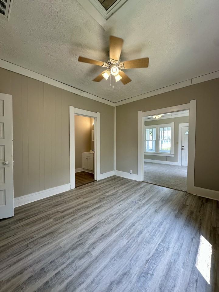 2441 Pearl St #1 - Photo 5 of 13