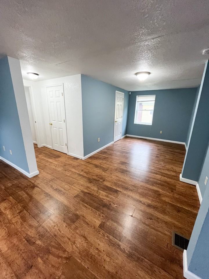 195 Mechanic St #1 - Photo 2 of 23