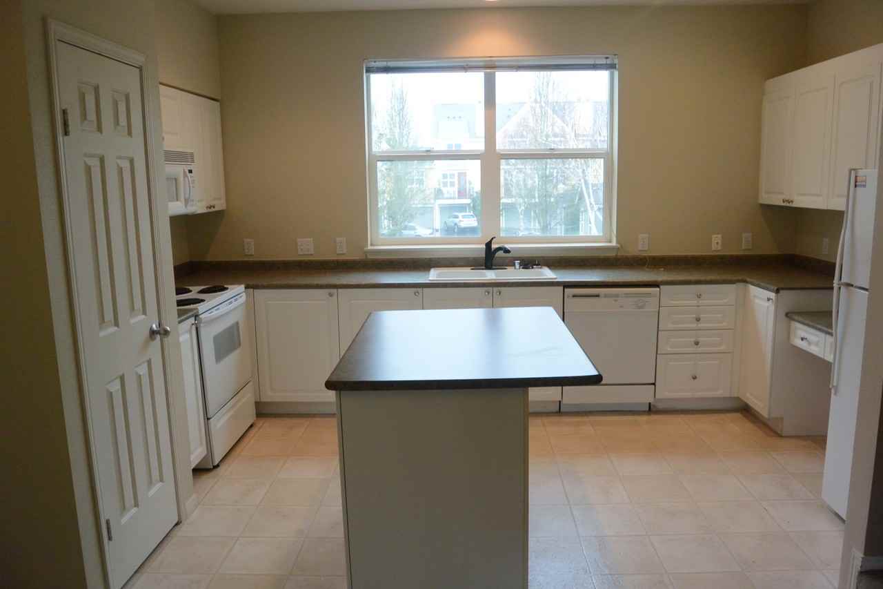 714 Se Fairwinds Loop - Photo 2 of 21