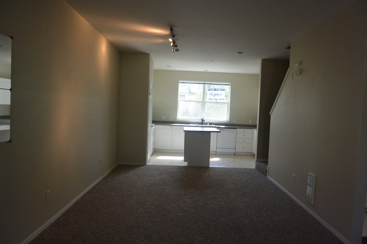 714 Se Fairwinds Loop - Photo 4 of 21