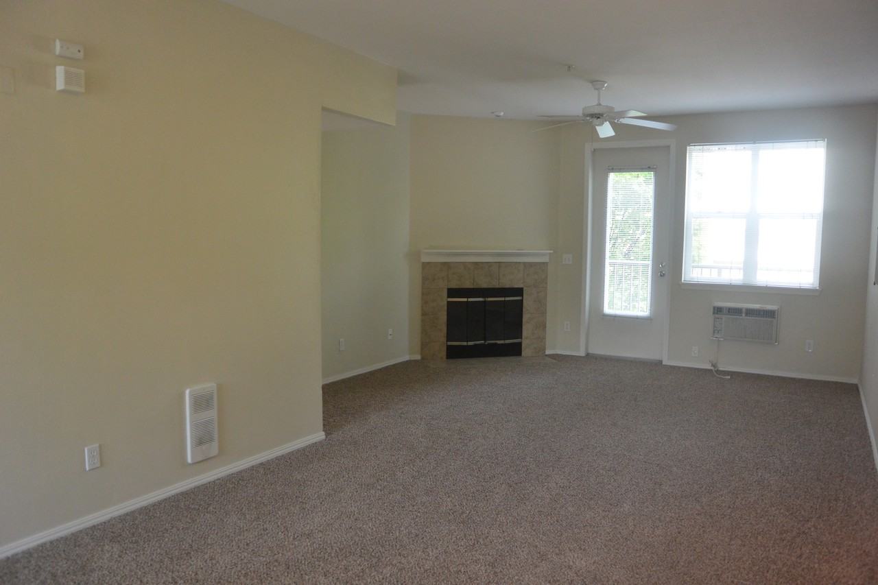 714 Se Fairwinds Loop - Photo 5 of 21
