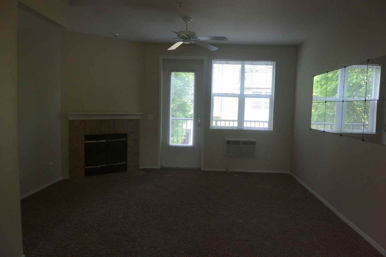 714 Se Fairwinds Loop - Photo 6 of 21
