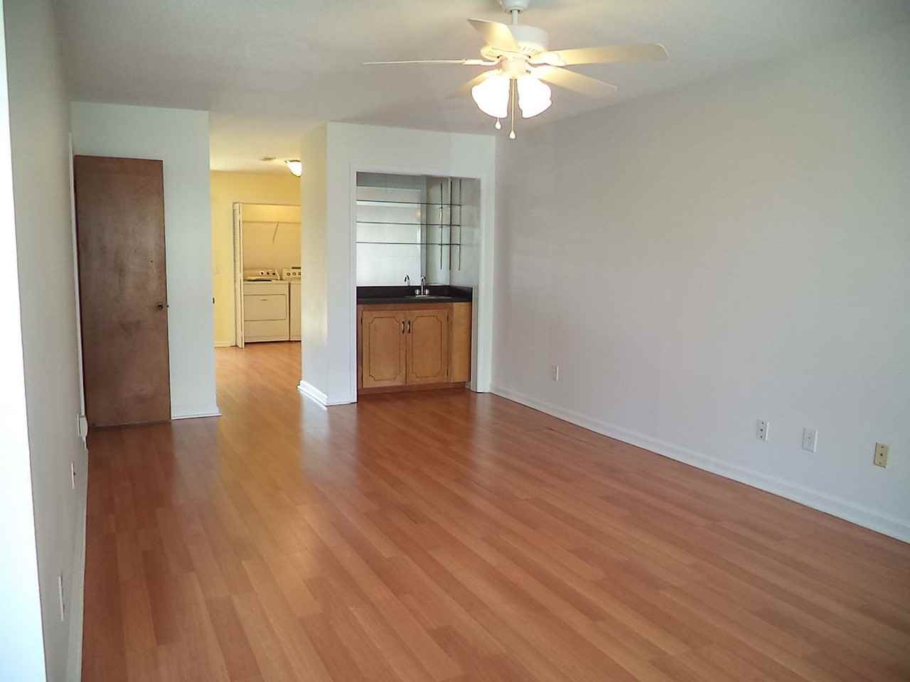 142 Brian Ct - Photo 2 of 19