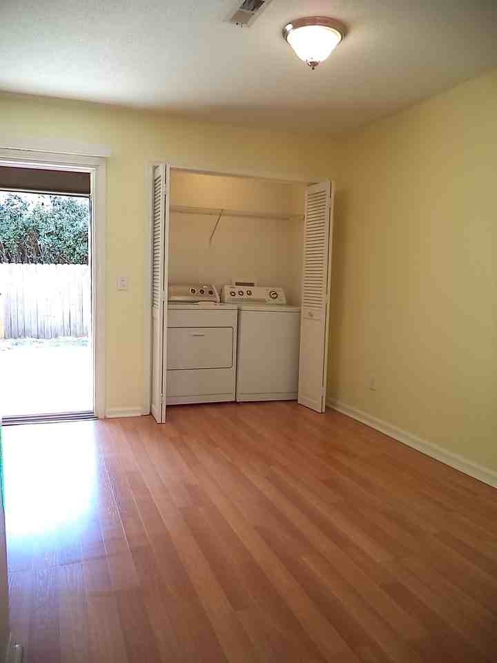 142 Brian Ct - Photo 7 of 19
