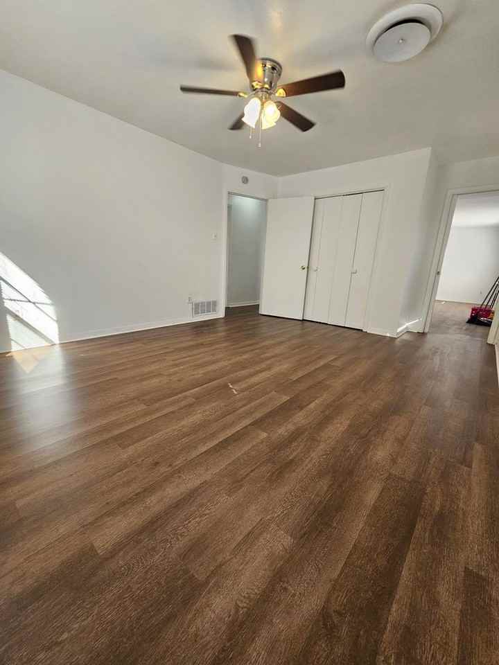 309 Crystal Dr - Photo 5 of 10