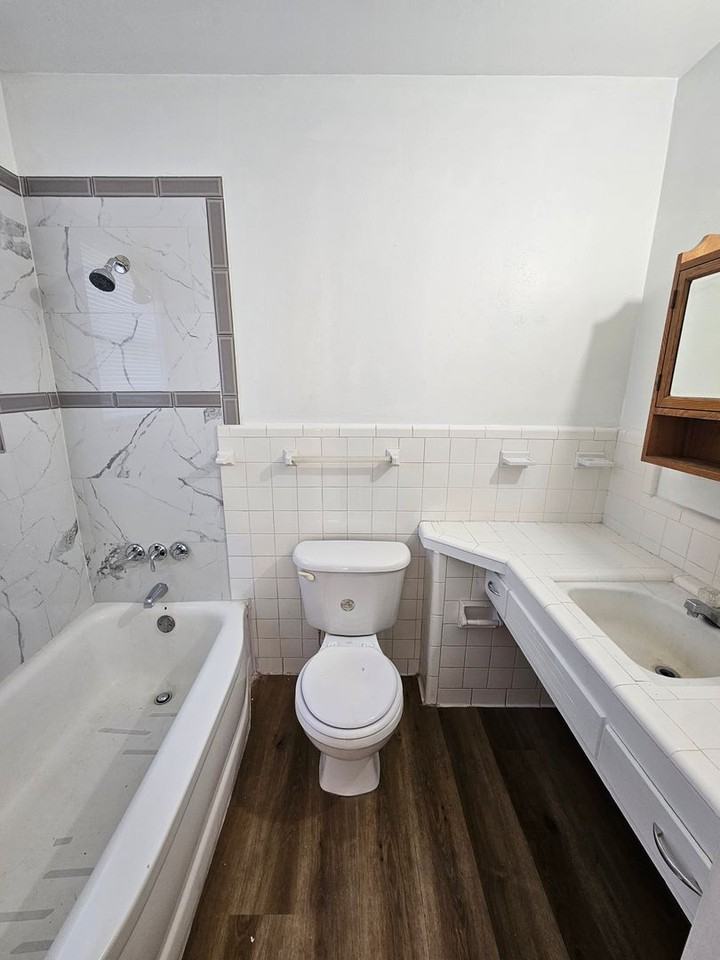 309 Crystal Dr - Photo 6 of 10