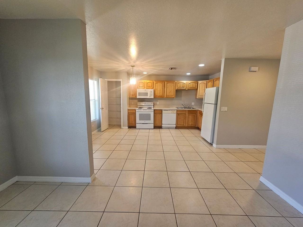 215 Ivan Ave S #A106 - Photo 5 of 21