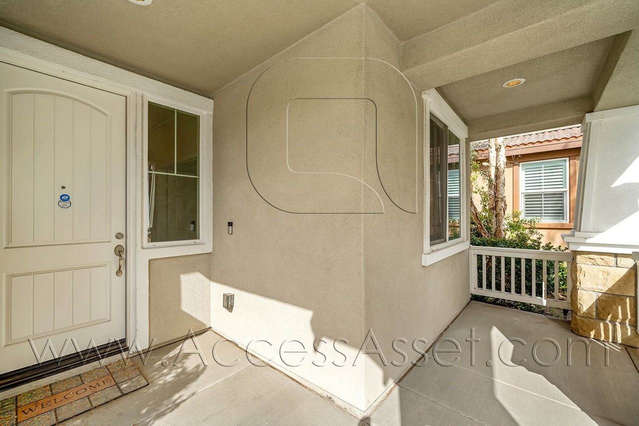 8036 Englesma St - Photo 3 of 40