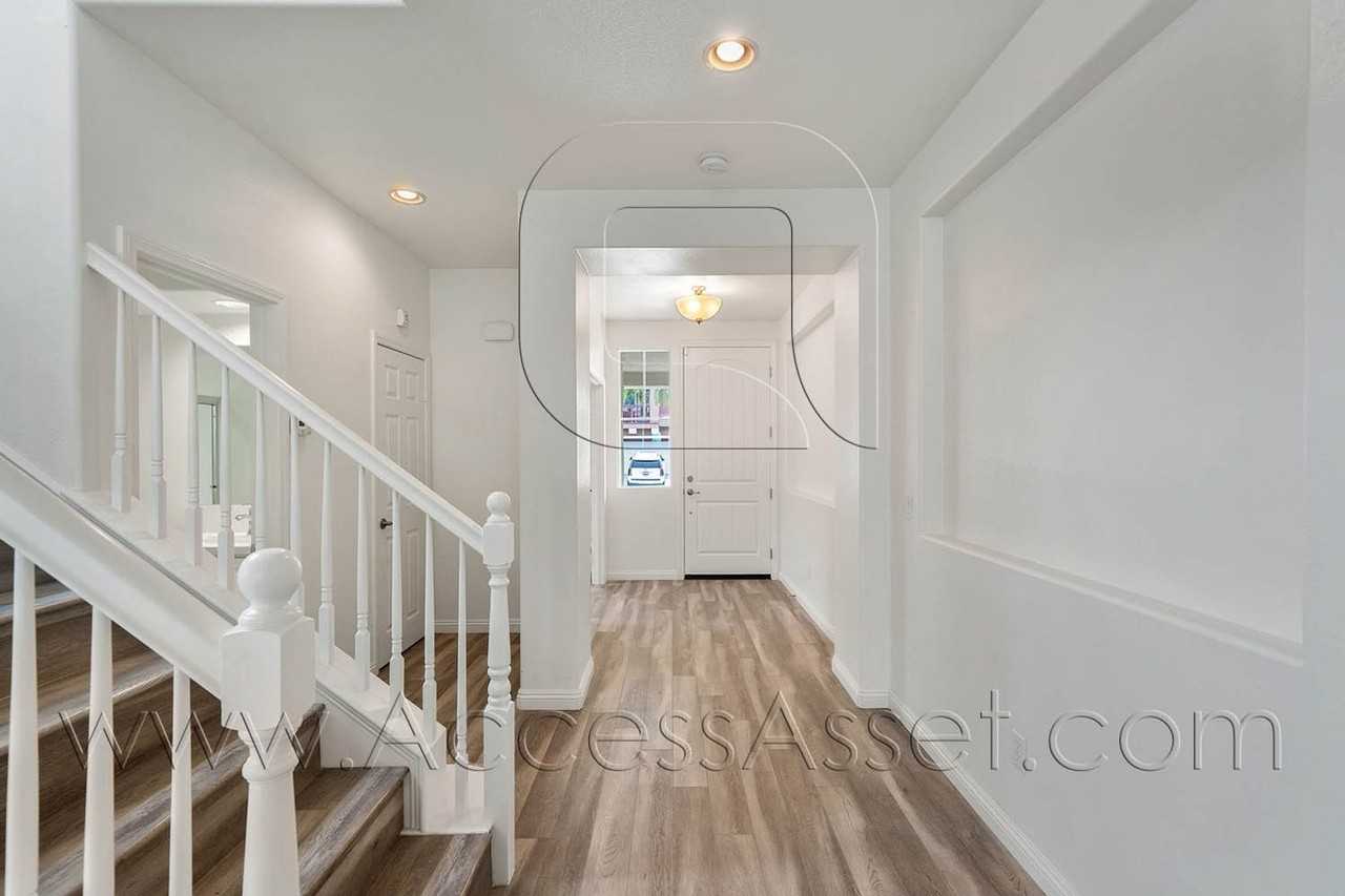 8036 Englesma St - Photo 4 of 40