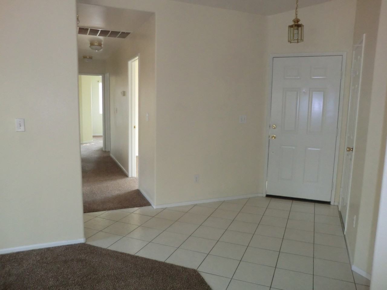 7110 Rogue River Dr - Photo 4 of 24