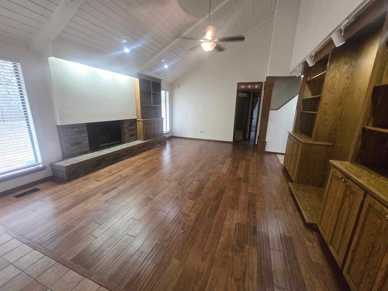 1212 Kingston Ct - Photo 4 of 28