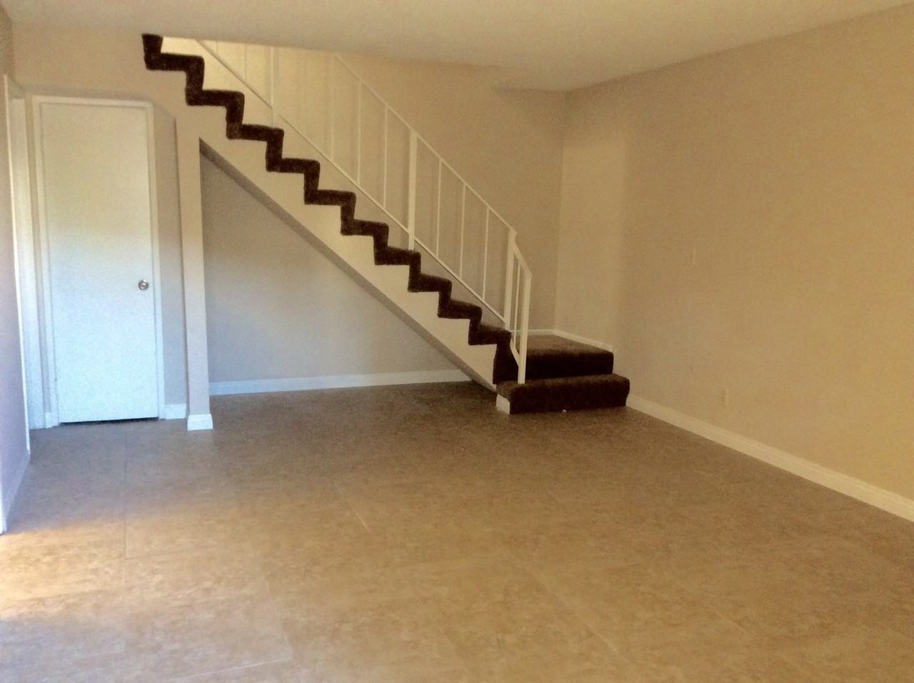 153 S Wilmington Ave #I - Photo 2 of 7