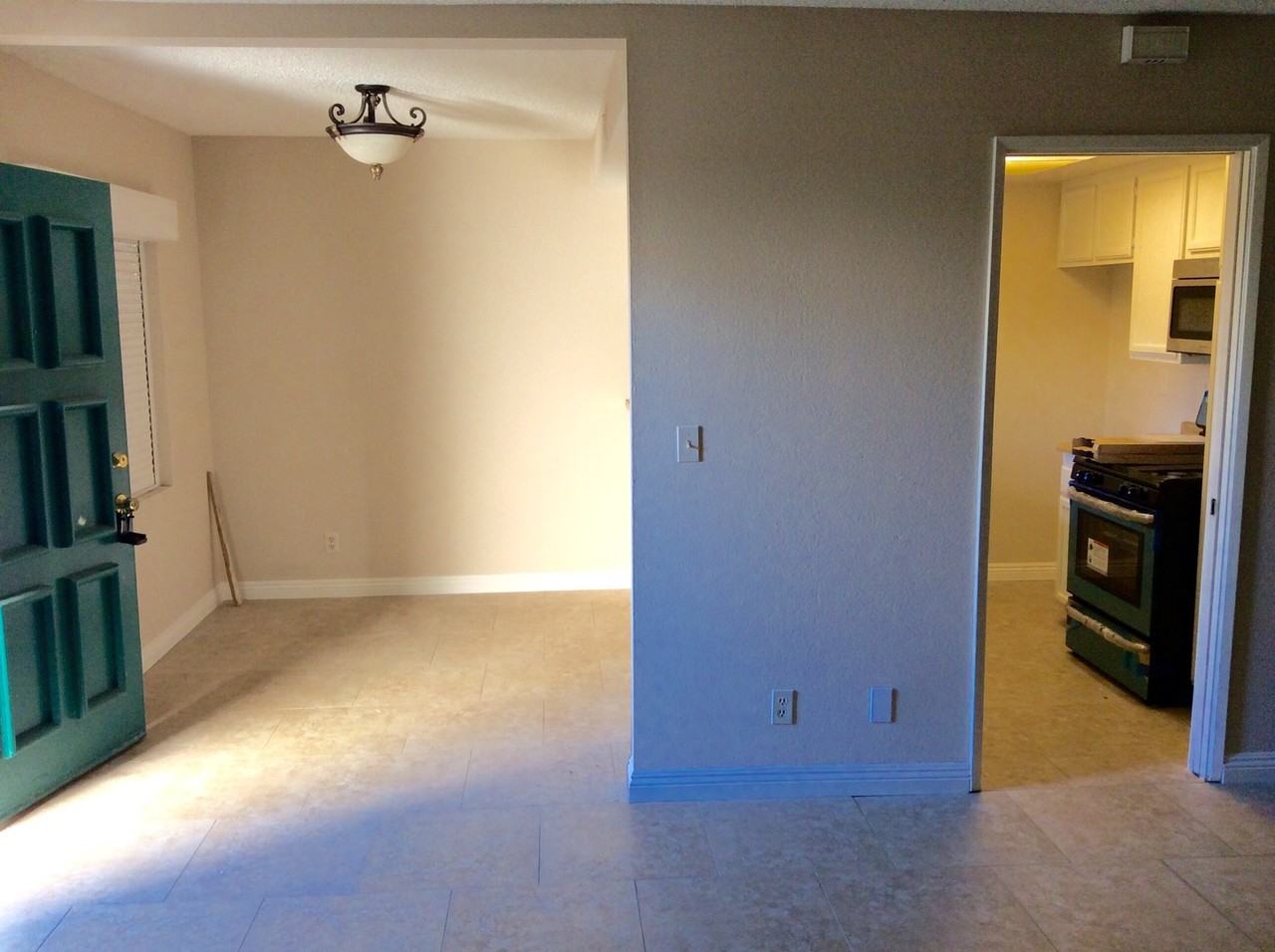 153 S Wilmington Ave #I - Photo 3 of 7