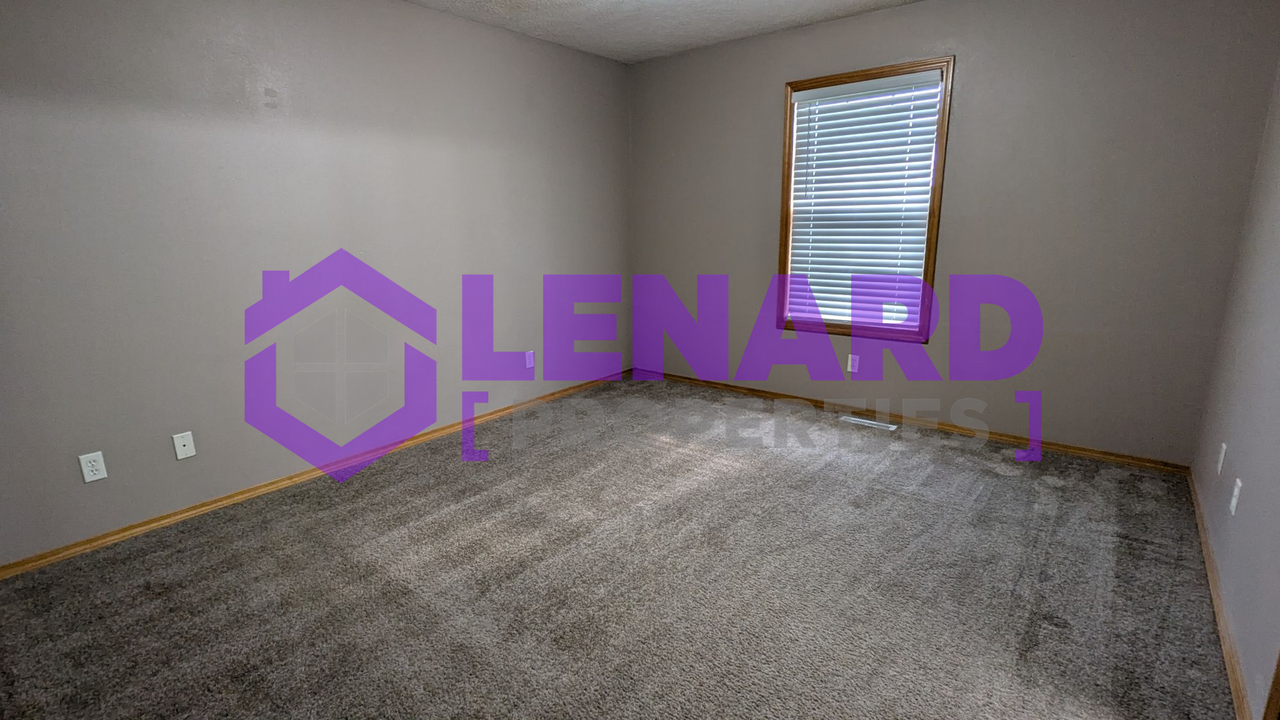 553 N Chandler Ave - Photo 5 of 12