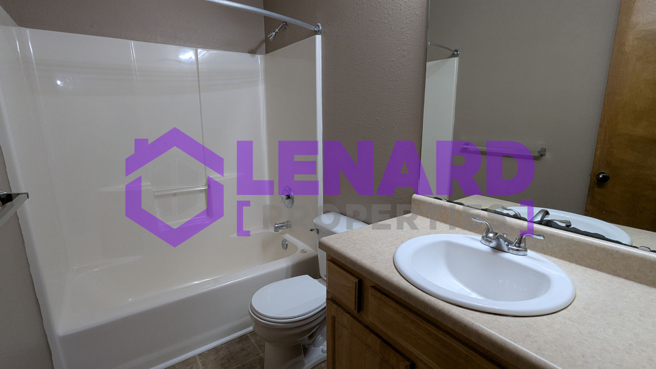 553 N Chandler Ave - Photo 7 of 12