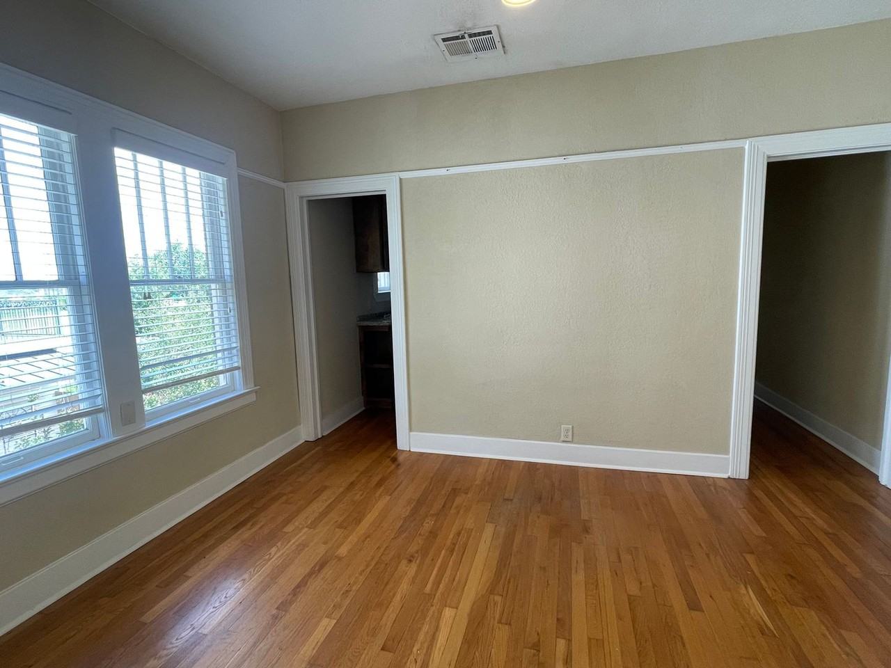 224 Park Ave - Photo 3 of 11