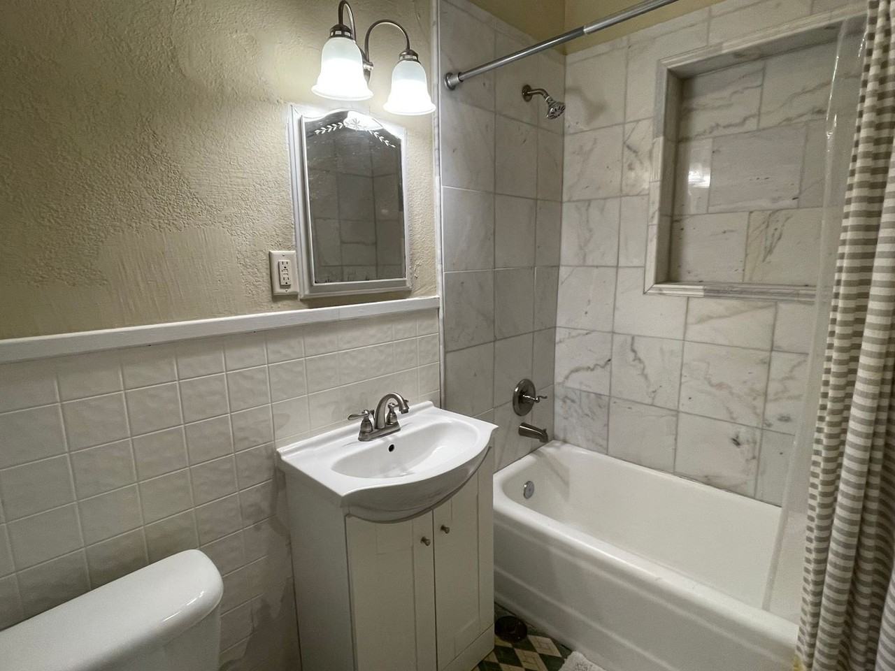 224 Park Ave - Photo 6 of 11