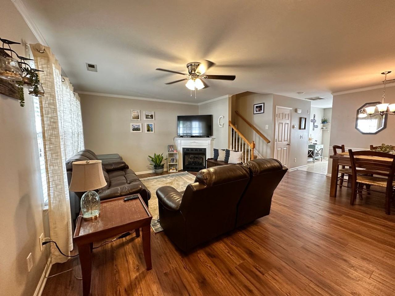 596 Greenway Dr - Photo 3 of 10