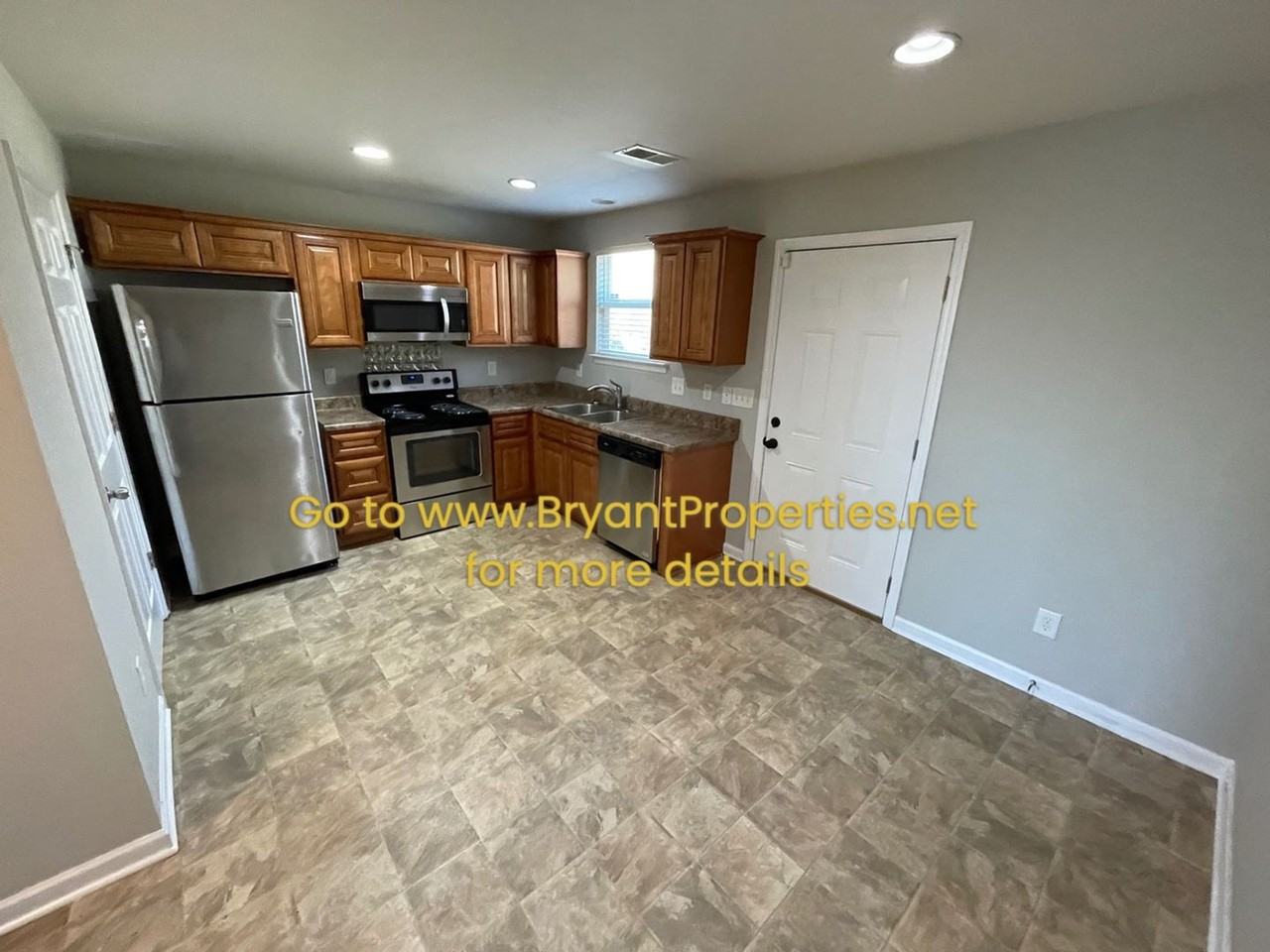 1428A Tempany Ct - Photo 4 of 13