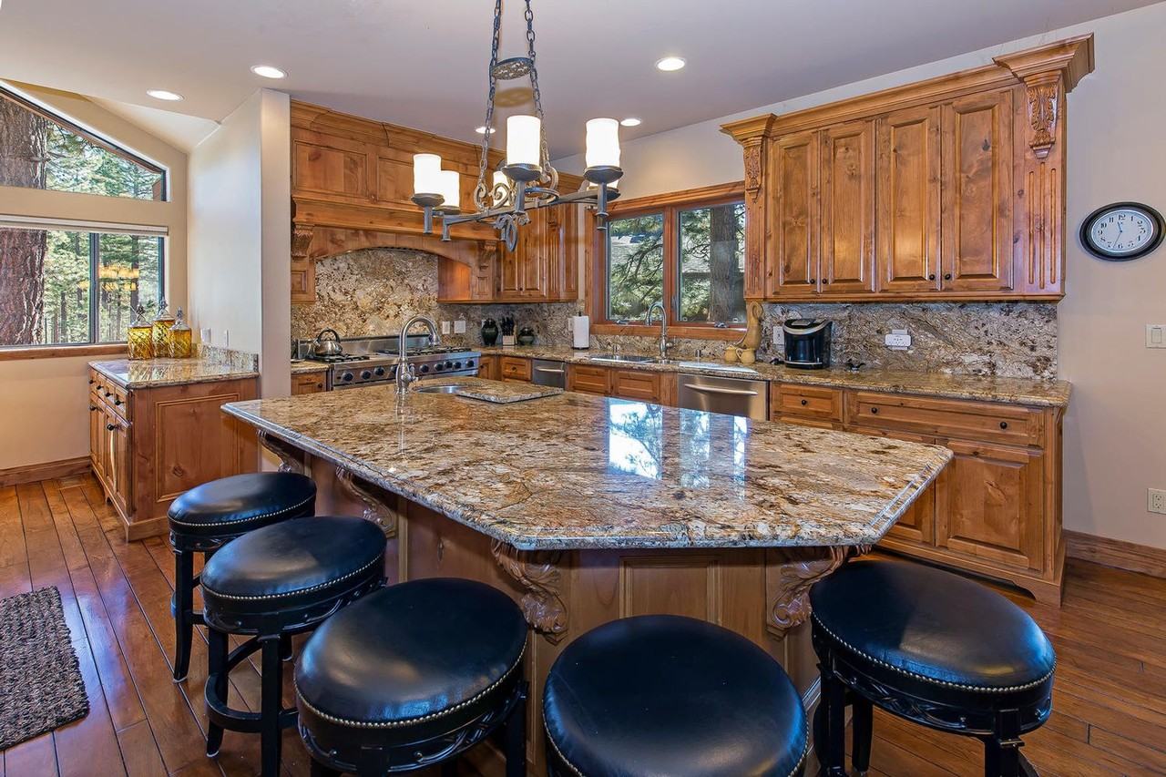 635 Lariat Cir - Photo 2 of 25