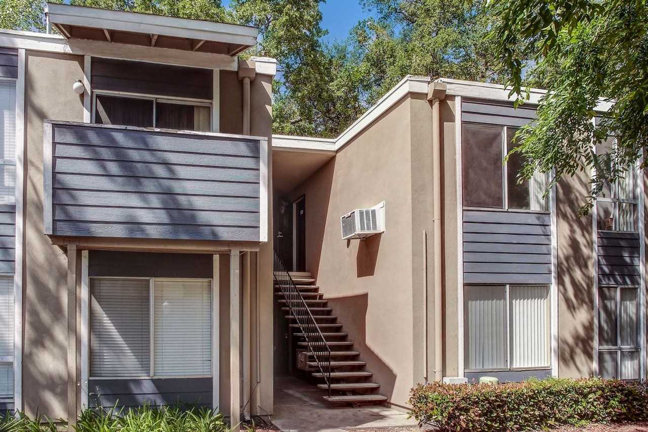 Creekside Apartments - Photo 3 of 30
