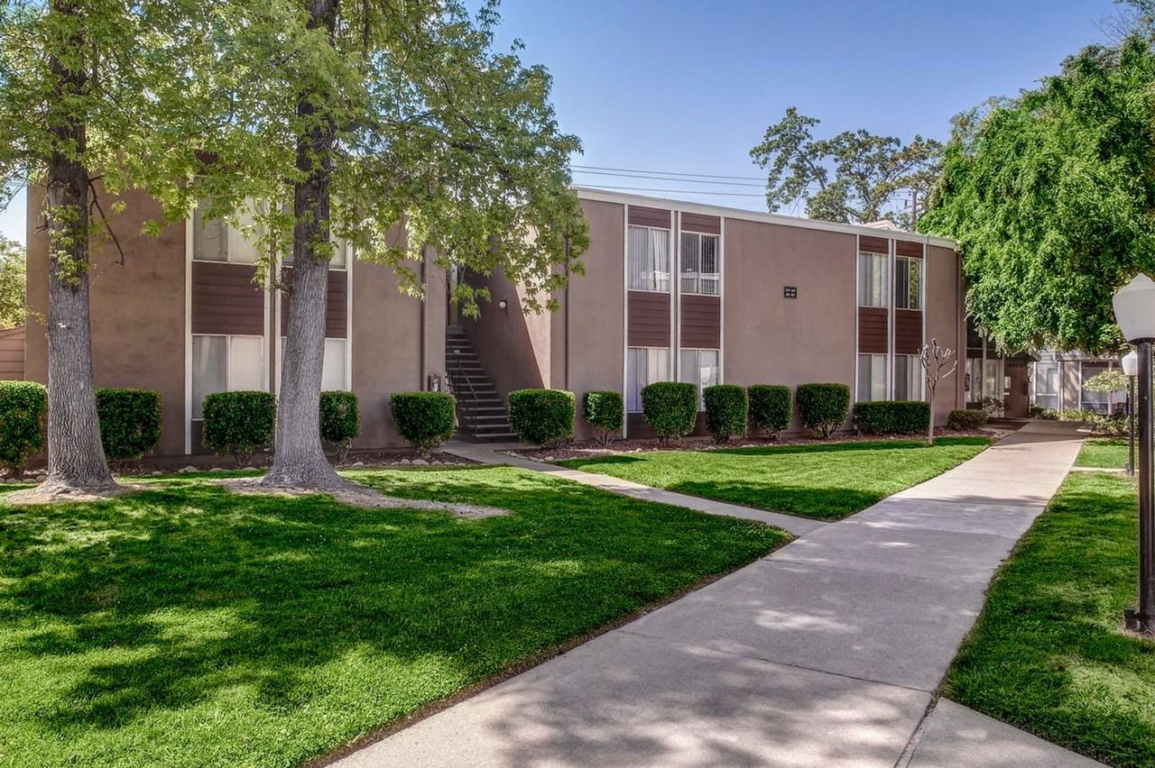 Creekside Apartments - Photo 4 of 30