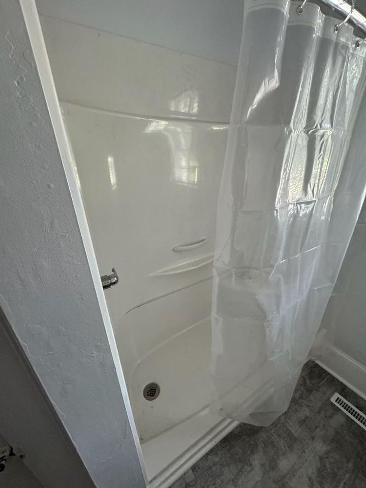 409 E 3rd St - Photo 4 of 5