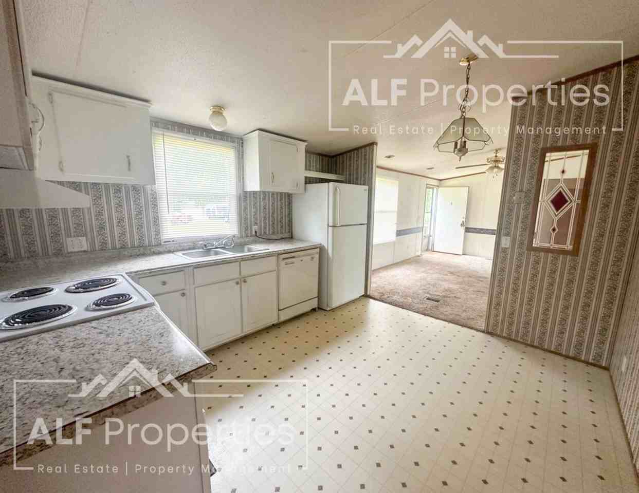 157 Autumn Ln - Photo 4 of 14