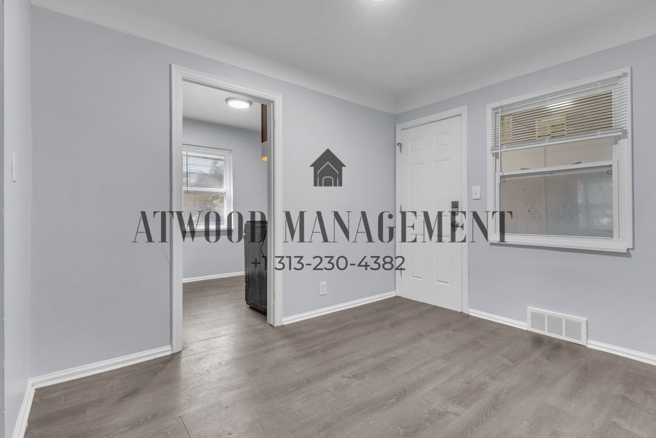 9969 Pierson St - Photo 2 of 20