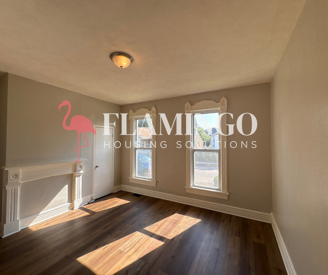 139 Boltin St - Photo 3 of 22