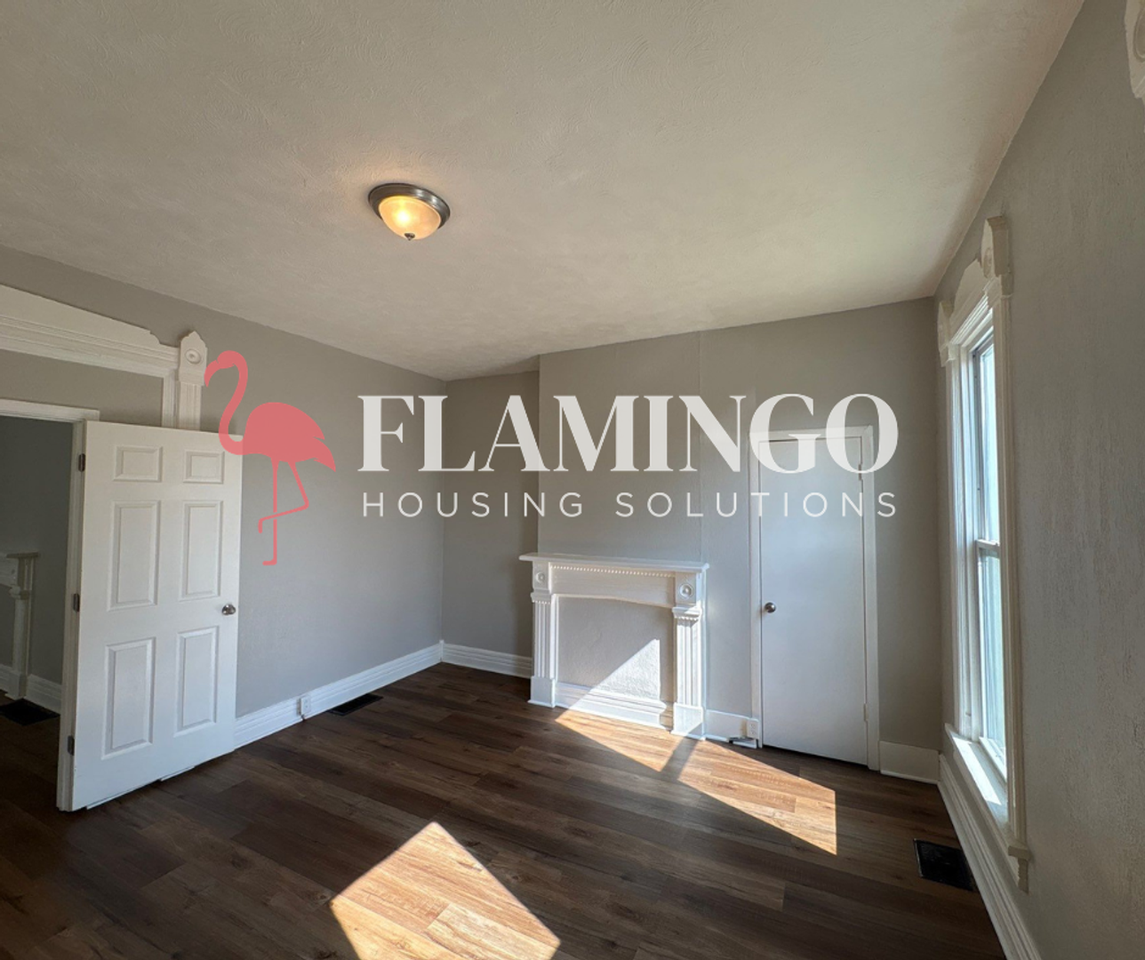 139 Boltin St - Photo 4 of 22