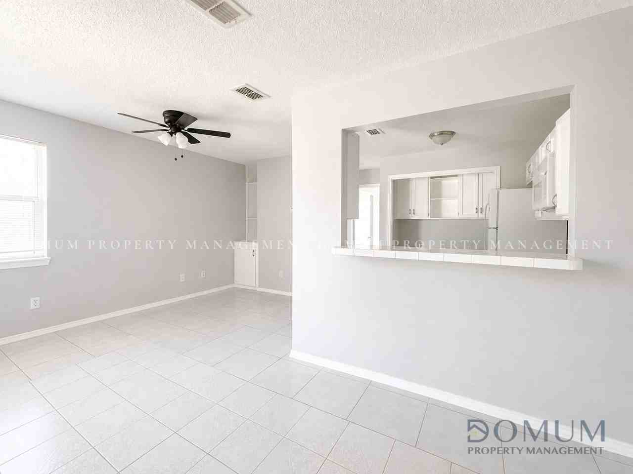 6220 North 11th Street - 50 - UF #50UF - Photo 3 of 7