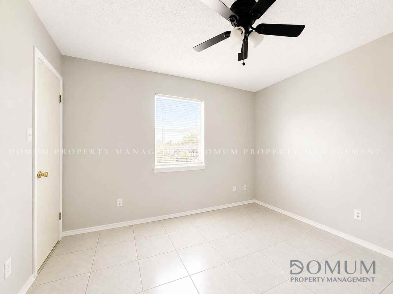 6220 North 11th Street - 50 - UF #50UF - Photo 5 of 7