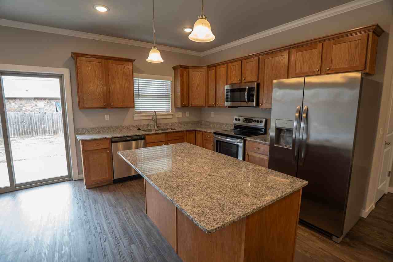 1722 Booker Cir - Photo 5 of 18