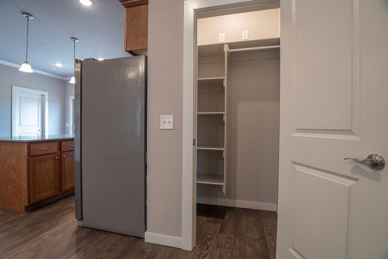 1722 Booker Cir - Photo 7 of 18