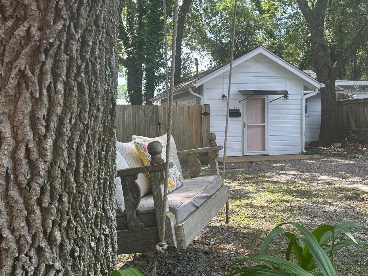 3 1/2 Apollo Rd - Photo 2 of 10